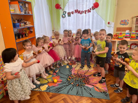 Праздник 8 Марта подарил детям атмосферу радости и тепла Праздник 8 Марта подарил детям атмосферу радости и тепла.